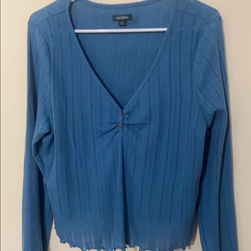 WILD FABLE Women's Long Sleeve V-Neck Button T-Shirt
in Turquoise
